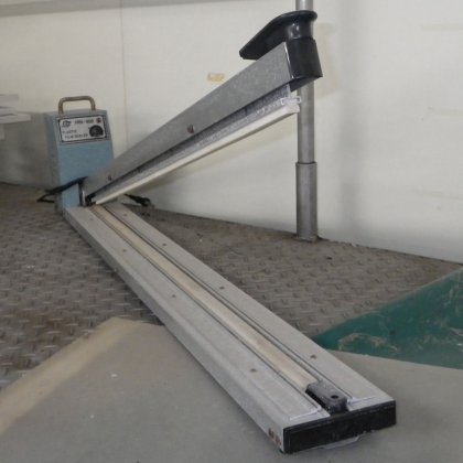 浙江東風包装機有限会社 FRN-800