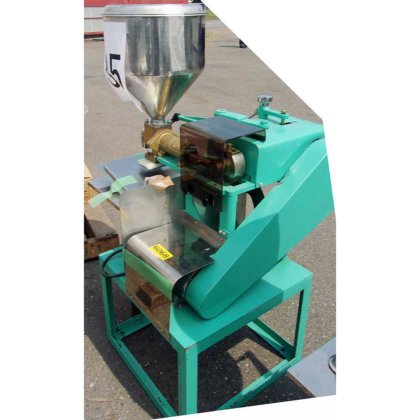 【充填機(押出機)】