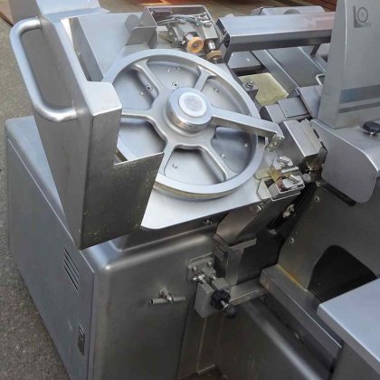 株式会社日本キャリア工業 AX-320