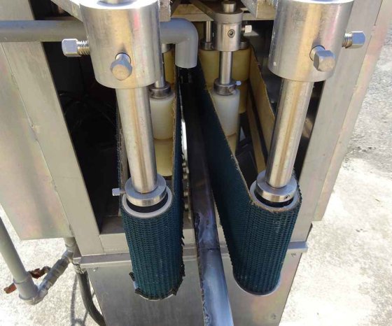 【鮭血合い洗浄機】