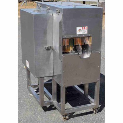 【魚類裁割機】