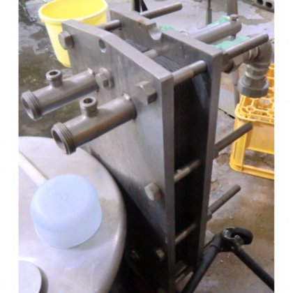 【熱交換機(プレートクーラー)】