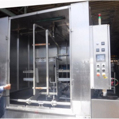 【ミートワゴン洗浄装置(ミートワゴン洗浄機)】