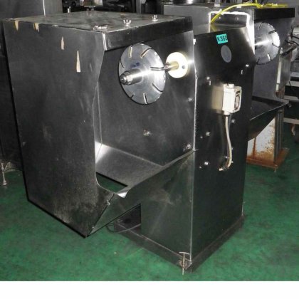 【冷凍鮮魚用整形機】