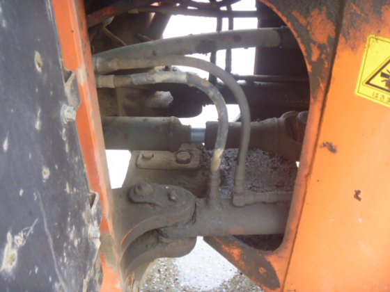 2004 Hitachi lx110 7
