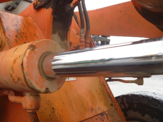2004 Hitachi lx110 7