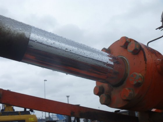 2004 Hitachi lx110 7