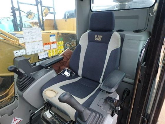 2016 CAT 320E