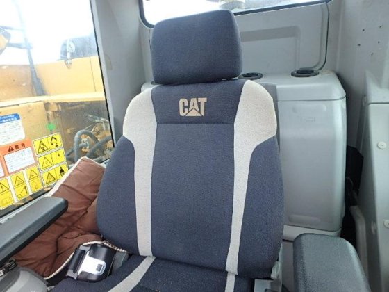 2016 CAT 320E