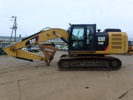2016 CAT 320E