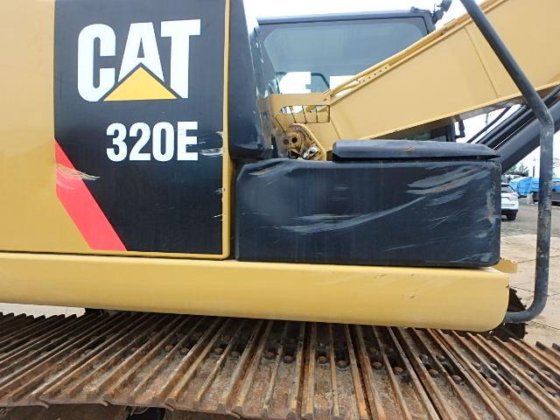 2016 CAT 320E