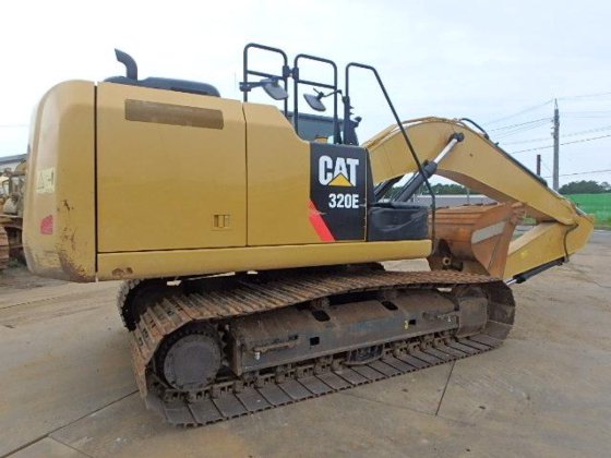 2016 CAT 320E