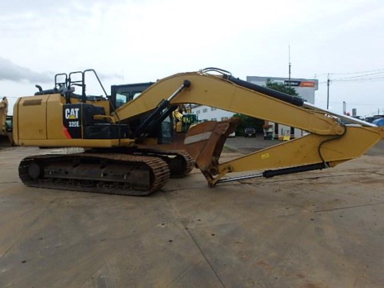 2016 CAT 320E