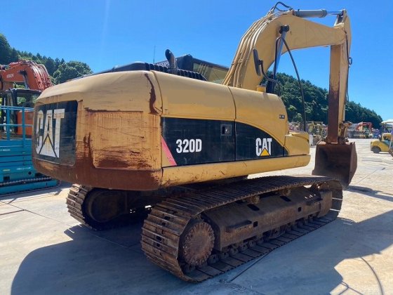 2011 cat 320d e