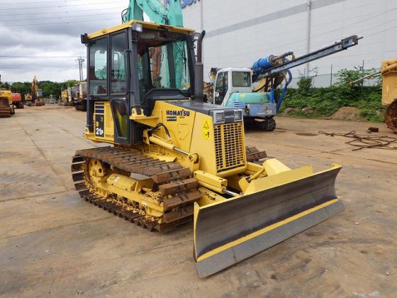 2011 小松 D21P 8E0