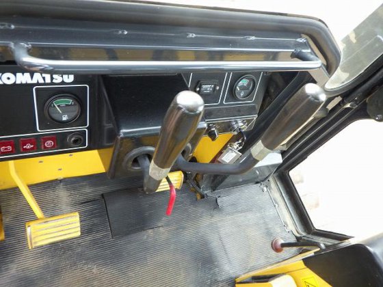 2011 小松 D21P 8E0