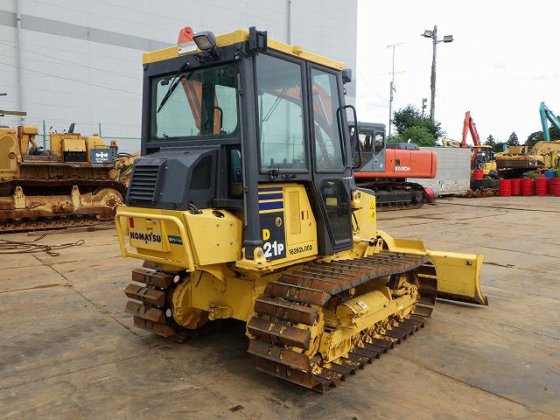 2011 小松 D21P 8E0