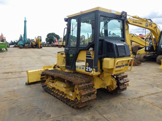 2011 小松 D21P 8E0