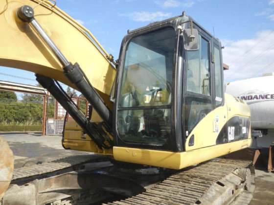 2007 CAT 320DL