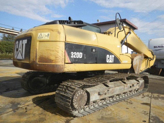 2007 CAT 320DL