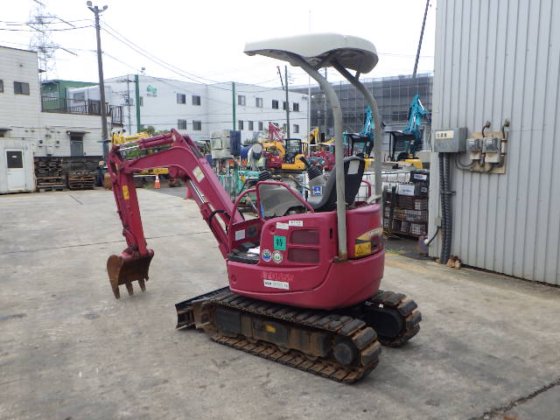 2013 YANMAR VIO17