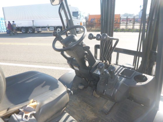 2012 丰田 50 8FD25