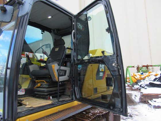 2018 年 CAT 320