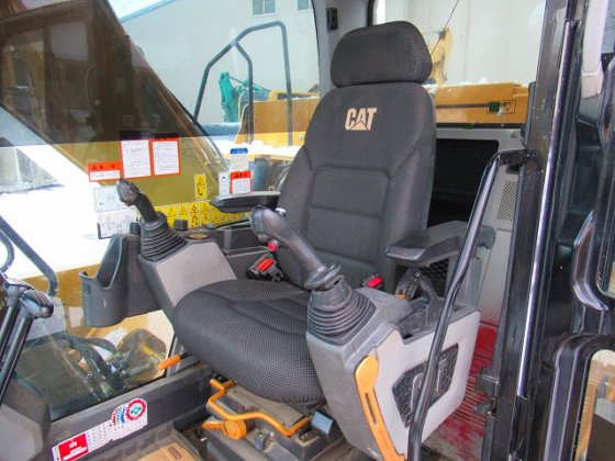 2018 年 CAT 320