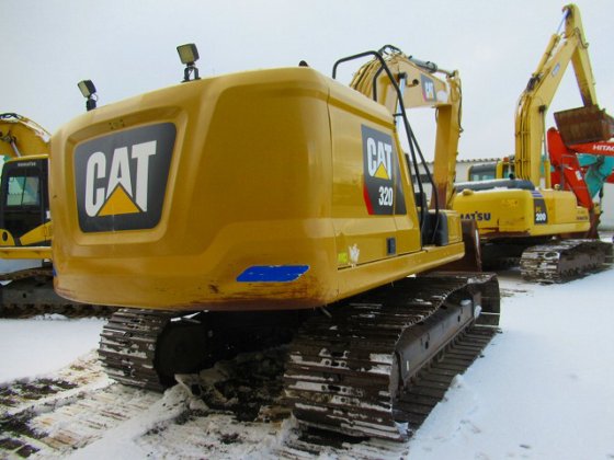 2018 年 CAT 320