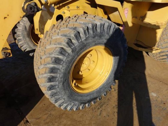 2006 CAT 901B