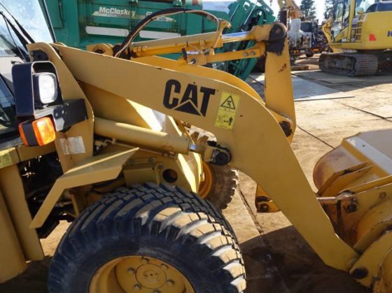 2006 CAT 901B