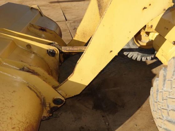 2006 CAT 901B