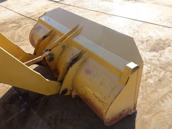 2006 CAT 901B