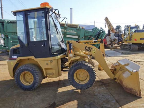 2006 CAT 901B
