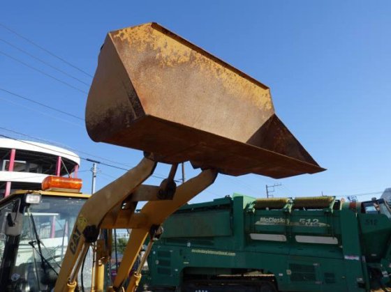 2006 CAT 901B