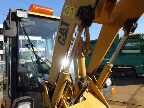 2006 CAT 901B