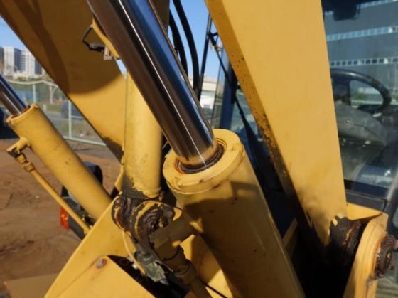 2006 CAT 901B
