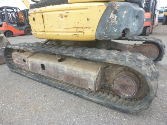 2003 KOMATSU PC30MR 2