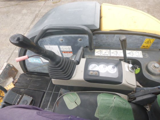 2003 KOMATSU PC30MR 2