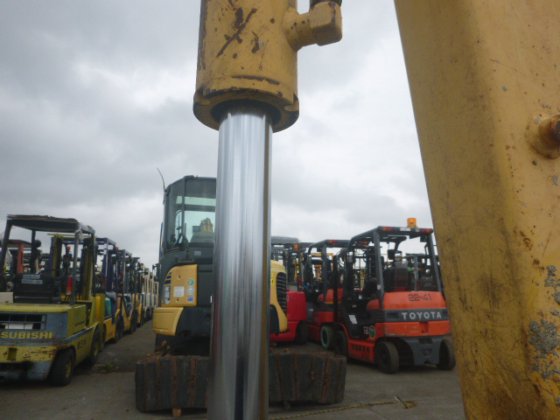 2003 KOMATSU PC30MR 2