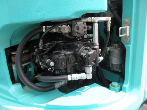 2015 KOBELCO SK135SR 3
