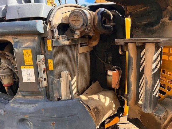 2010款小松PC30MR 3