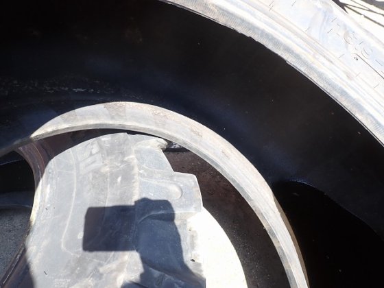 轮胎附件和零件