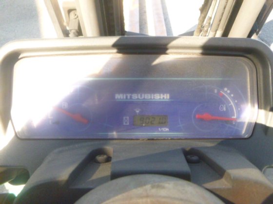 2005 MITSUBISHI FD30T