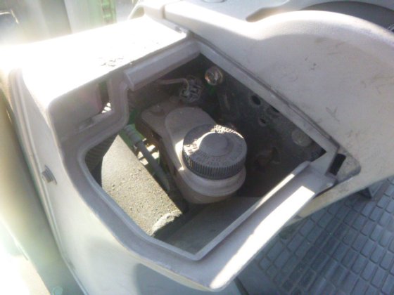 2005 MITSUBISHI FD30T