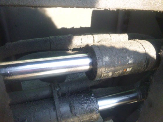 2005 MITSUBISHI FD30T