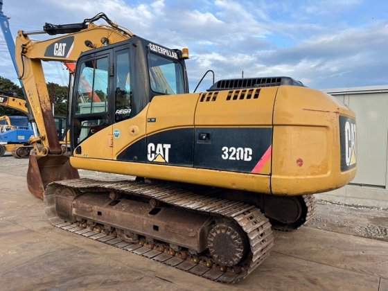 2007 CAT 320D