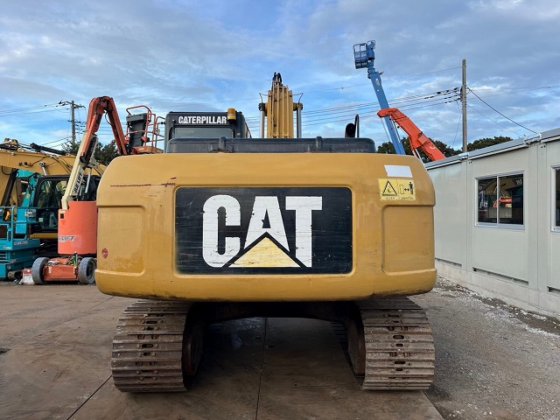 2007 CAT 320D