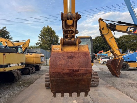 2007 CAT 320D