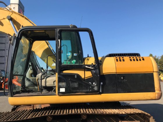 2013年卡特彼勒320D E型